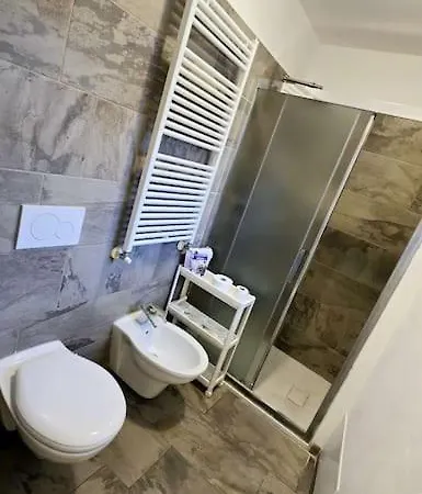 Charlotte Emozioni Vista Lago, Centro E Giri In Battello Appartement