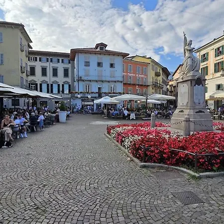 Appartement Charlotte Emozioni Vista Lago, Centro E Giri In Battello Verbania