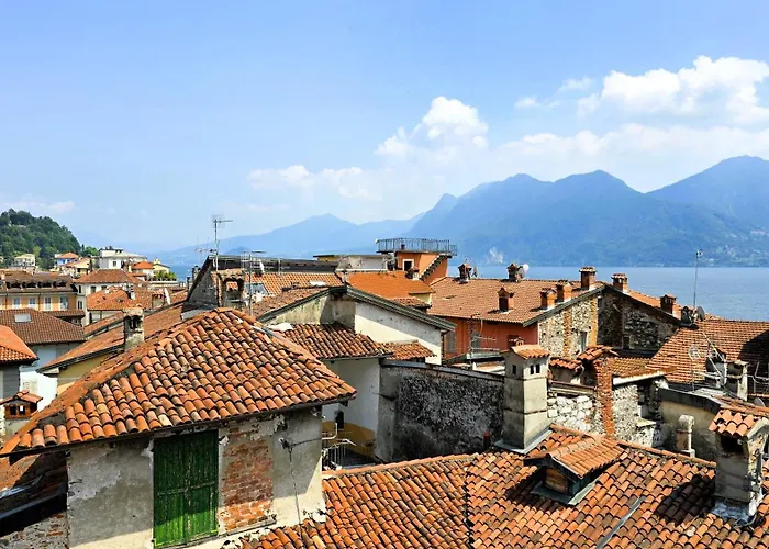 Charlotte Emozioni Vista Lago, Centro E Giri In Battello 아파트 베르바니아