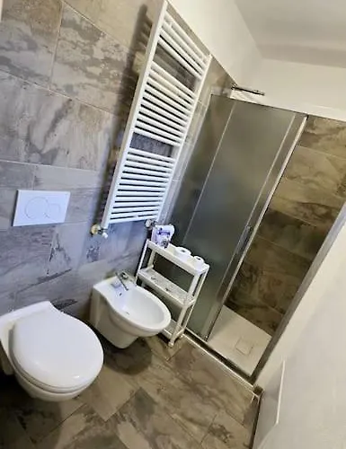 Charlotte Emozioni Vista Lago, Centro E Giri In Battello Apartament