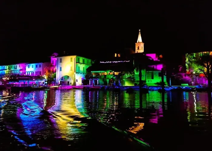 아파트 Charlotte Emozioni Vista Lago, Centro E Giri In Battello 베르바니아