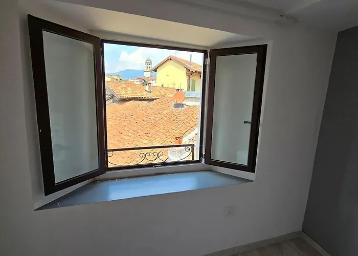 Charlotte Emozioni Vista Lago, Centro E Giri In Battello Apartament